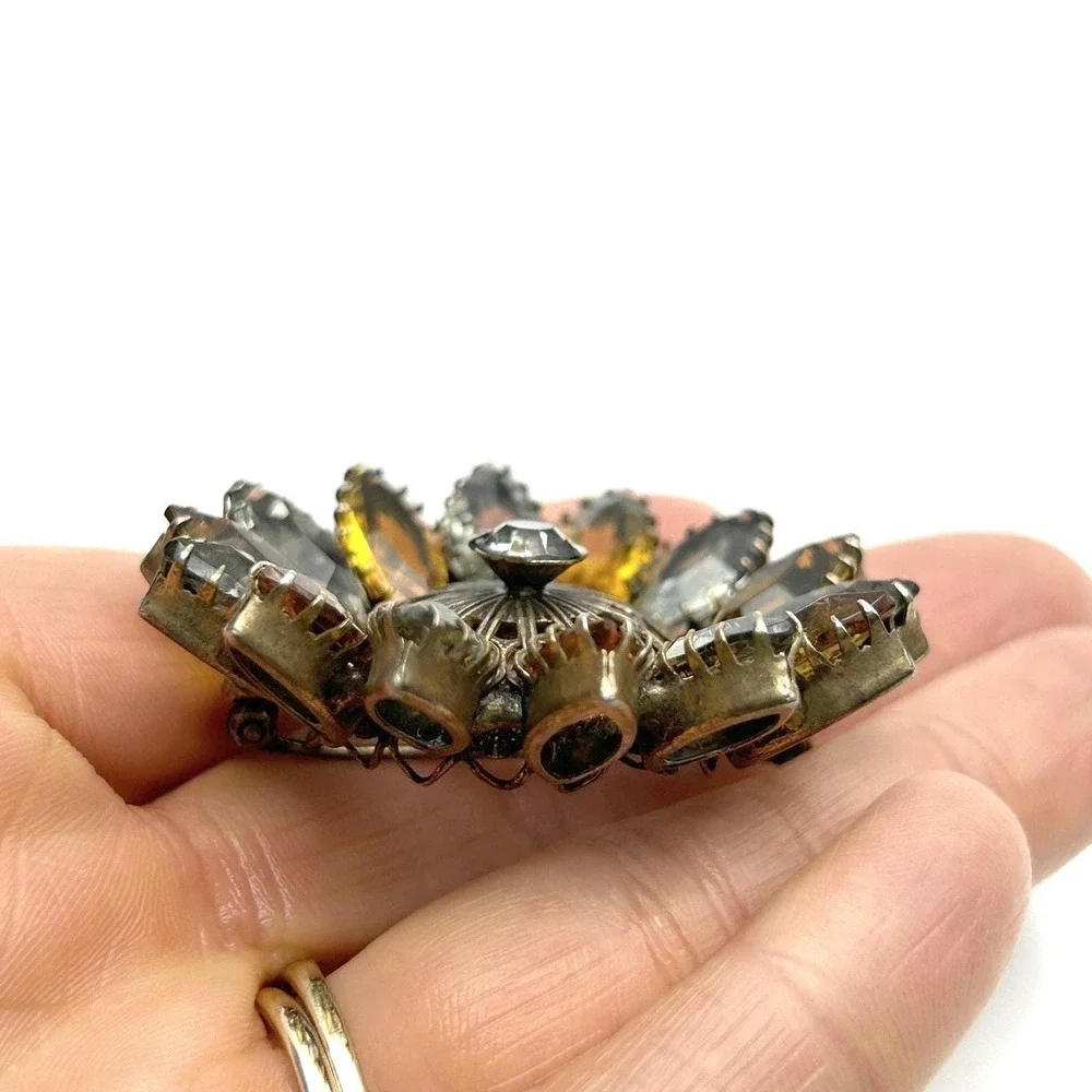 Vintage Domed Sunburst Brooch Amber Smoky Gray Rhinestones Filigree 1950s‎